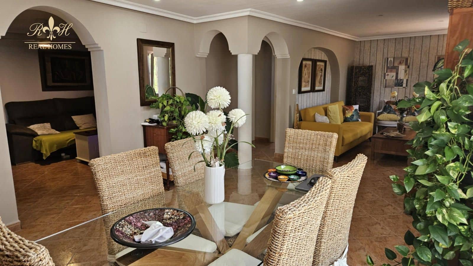 4 makuuhuone Huvila myytävänä paikassa La Nucia mukana uima-altaan 
autotalli - 445 000 € (Ref: 9794996)