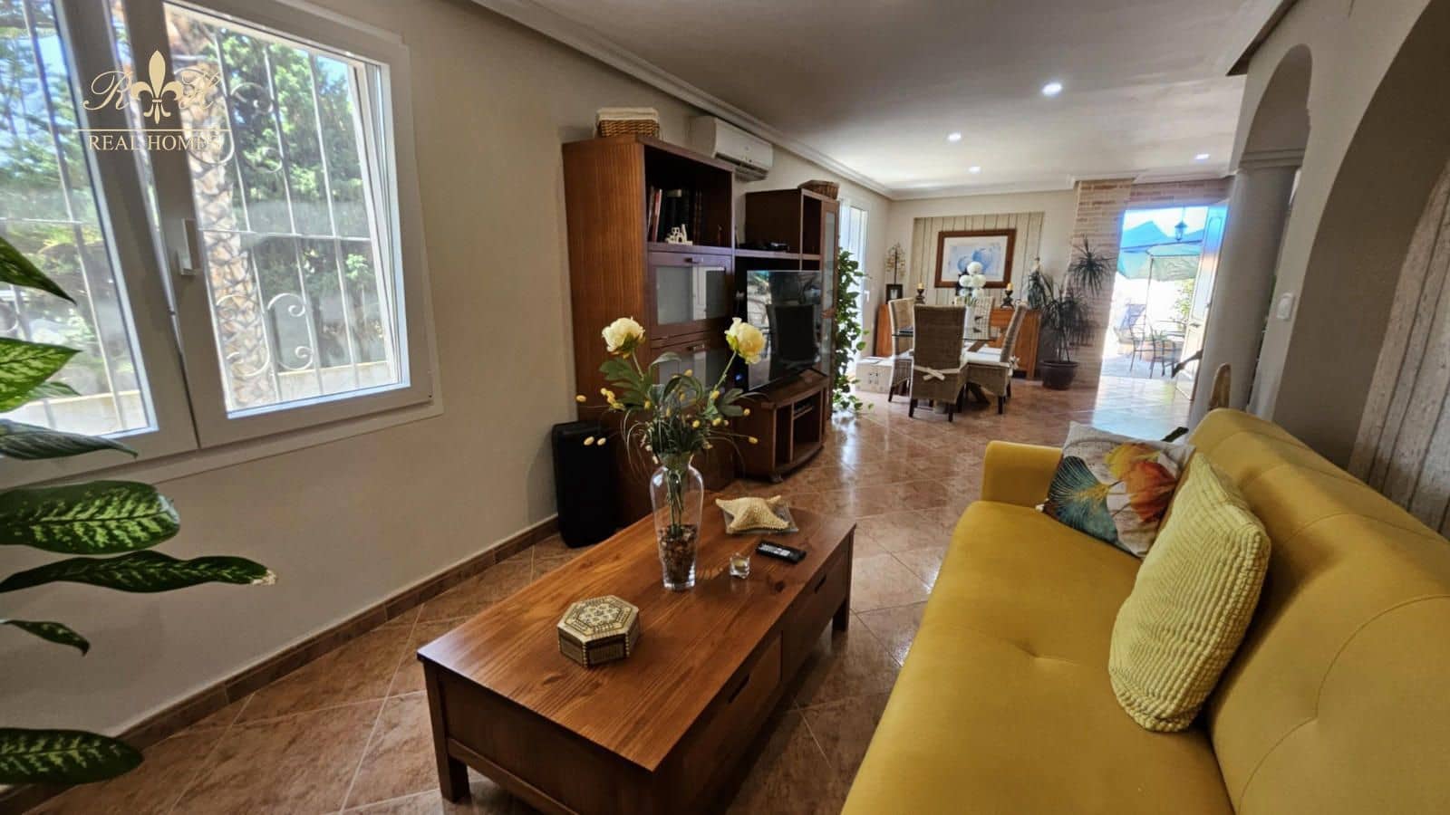 4 makuuhuone Huvila myytävänä paikassa La Nucia mukana uima-altaan 
autotalli - 445 000 € (Ref: 9794996)