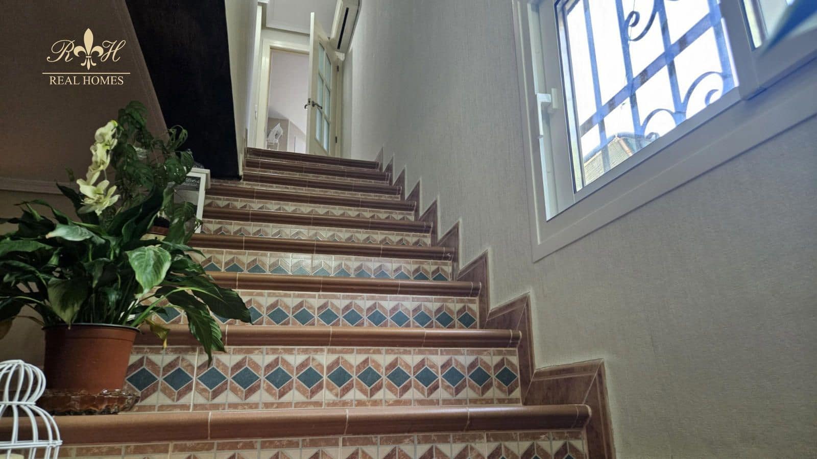 4 makuuhuone Huvila myytävänä paikassa La Nucia mukana uima-altaan 
autotalli - 445 000 € (Ref: 9794996)