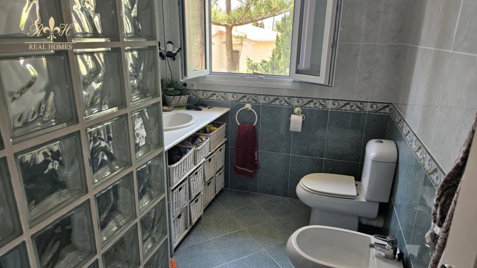 4 makuuhuone Huvila myytävänä paikassa La Nucia mukana uima-altaan 
autotalli - 445 000 € (Ref: 9794996)