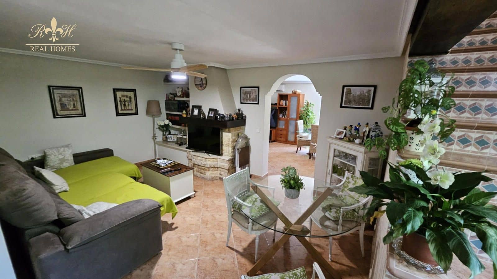 4 makuuhuone Huvila myytävänä paikassa La Nucia mukana uima-altaan 
autotalli - 445 000 € (Ref: 9794996)