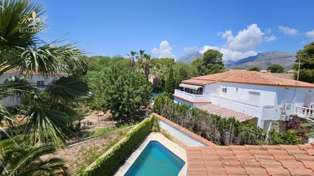 4 makuuhuone Huvila myytävänä paikassa La Nucia mukana uima-altaan 
autotalli - 445 000 € (Ref: 9794996)