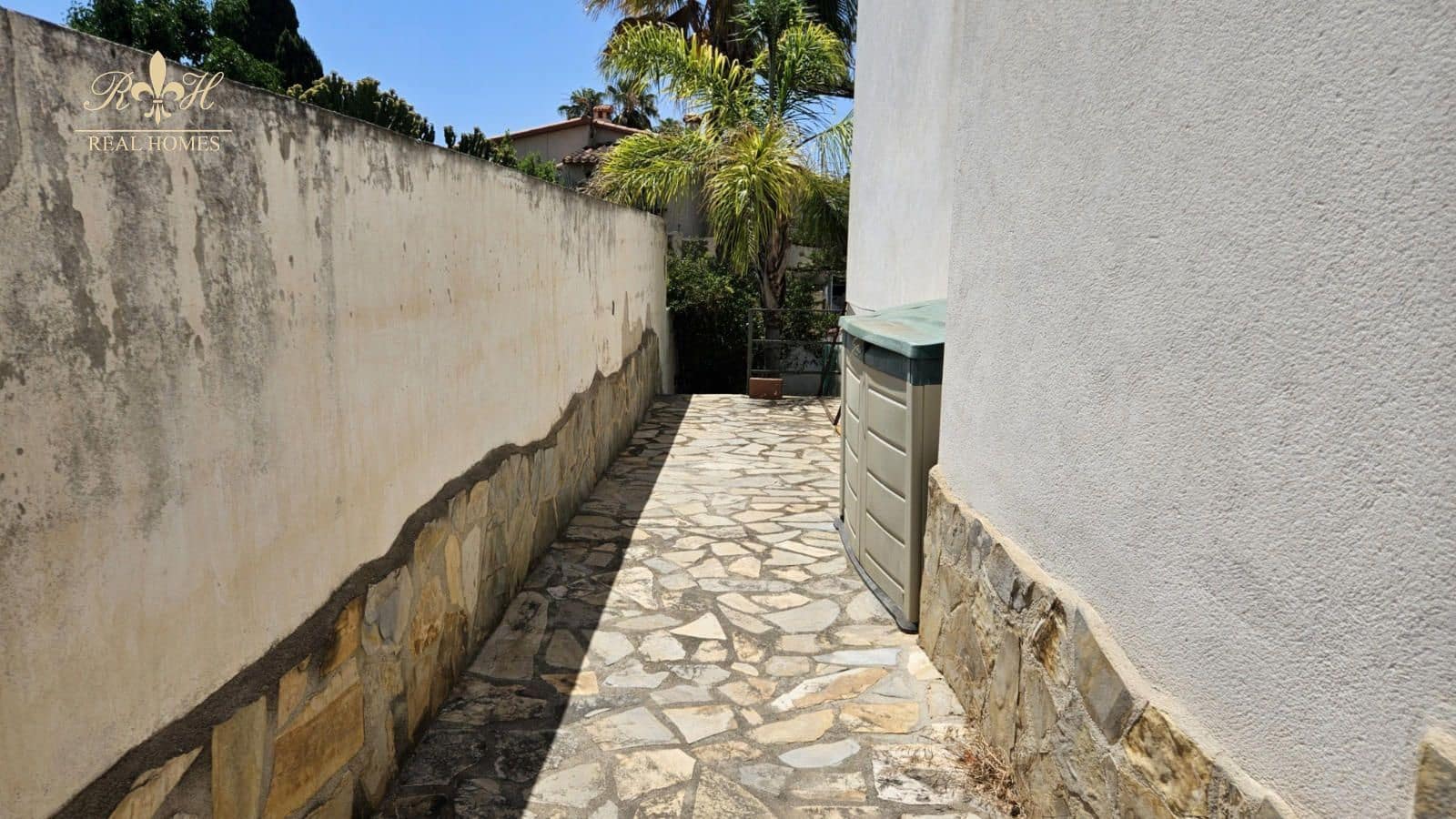 4 makuuhuone Huvila myytävänä paikassa La Nucia mukana uima-altaan 
autotalli - 445 000 € (Ref: 9794996)