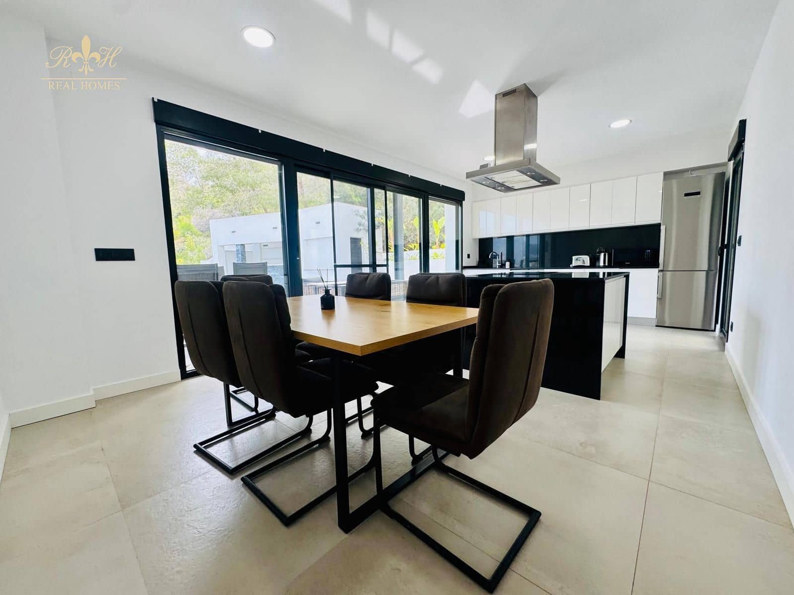 5 slaapkamer Villa te huur in Albir met zwembad garage - € 5.000 (Ref: 9806955)