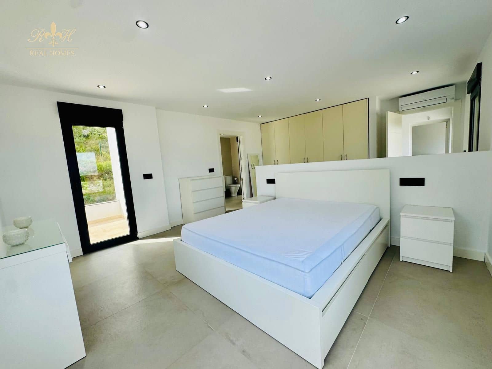 5 slaapkamer Villa te huur in Albir met zwembad garage - € 5.000 (Ref: 9806955)