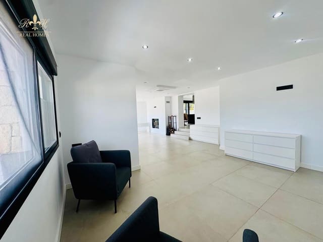 5 makuuhuone Huvila vuokrattavana paikassa Albir, Alfaz del Pi / L'Alfàs del Pi mukana uima-altaan 
autotalli - 5 000 € (Ref: 9806955)