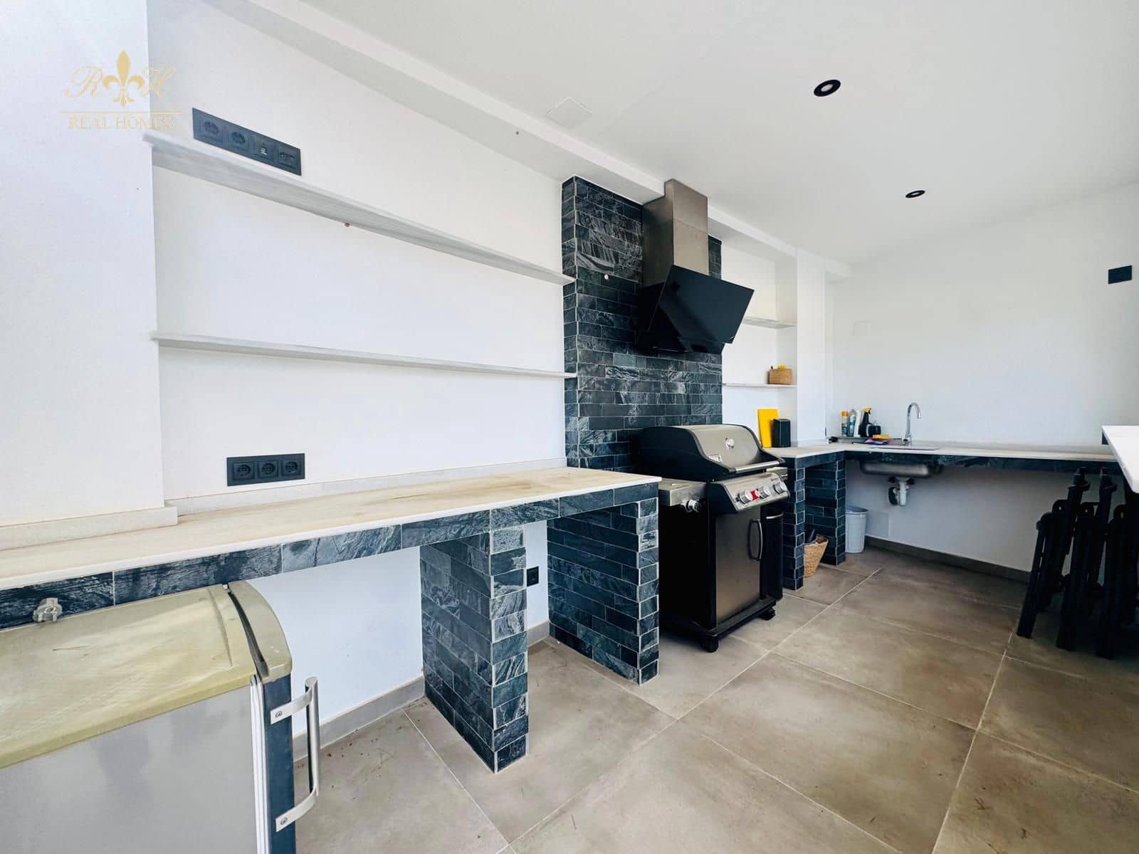 5 slaapkamer Villa te huur in Albir met zwembad garage - € 5.000 (Ref: 9806955)