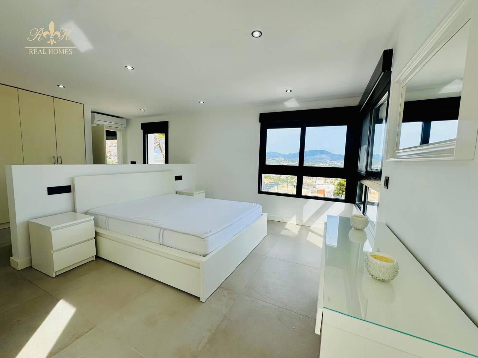 5 slaapkamer Villa te huur in Albir met zwembad garage - € 5.000 (Ref: 9806955)