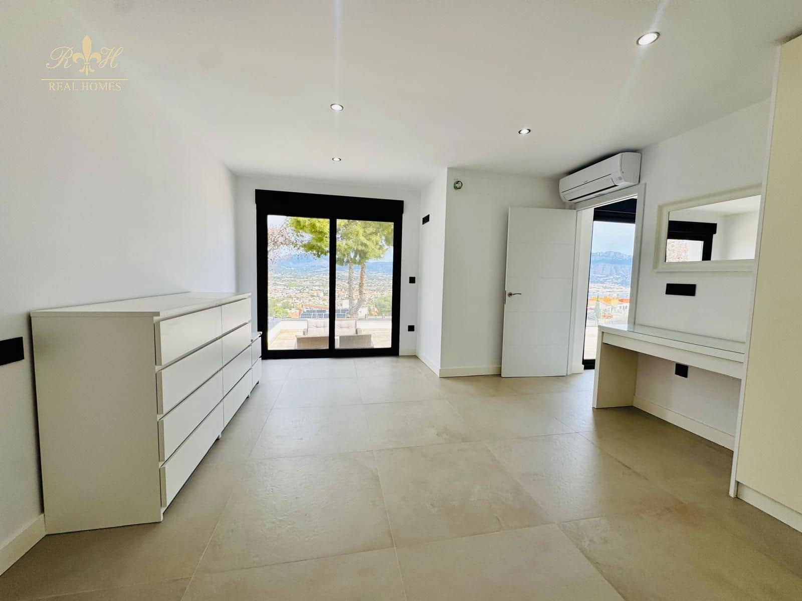 5 slaapkamer Villa te huur in Albir met zwembad garage - € 5.000 (Ref: 9806955)