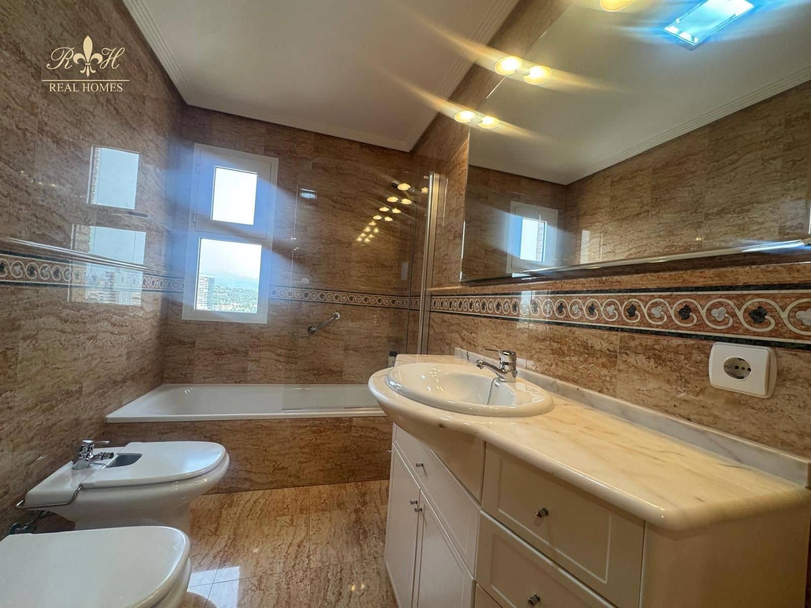 4 camera da letto Appartamento in vendita in Benidorm con piscina - 685.000 € (Rif: 9816492)
