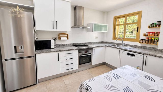 3 makuuhuone Huvila myytävänä paikassa Finestrat mukana uima-altaan - 715 000 € (Ref: 9821573)