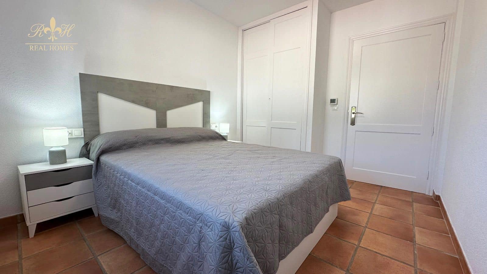 2 bedroom Flat for rent in Alfaz del Pi / L'Alfas del Pi with pool - € 1,600 (Ref: 9866141)