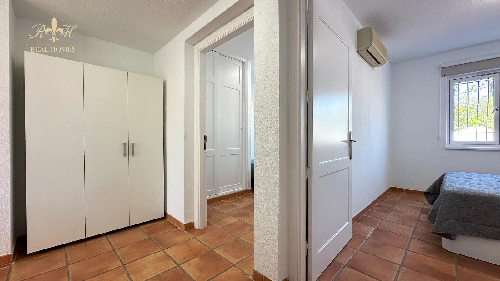 2 bedroom Flat for rent in Alfaz del Pi / L'Alfas del Pi with pool - € 1,600 (Ref: 9866141)