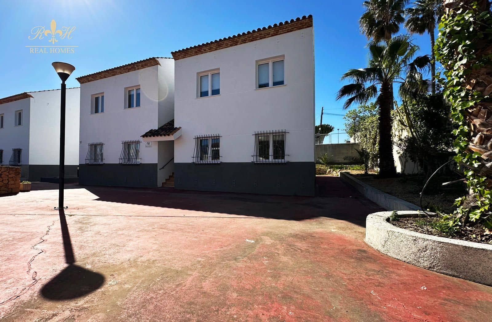 2 bedroom Flat for rent in Alfaz del Pi / L'Alfas del Pi with pool - € 1,600 (Ref: 9866141)