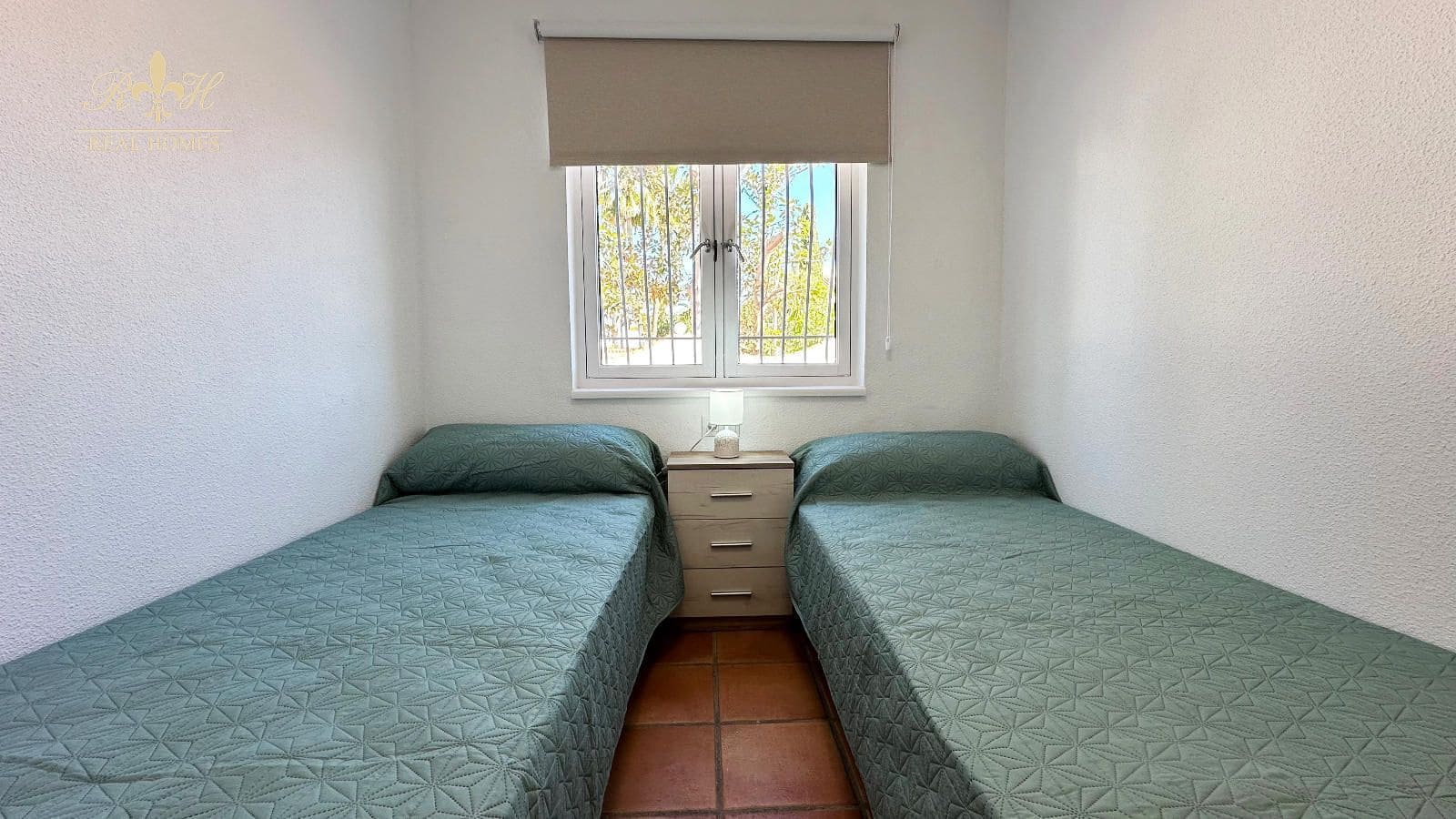 2 bedroom Flat for rent in Alfaz del Pi / L'Alfas del Pi with pool - € 1,600 (Ref: 9866141)