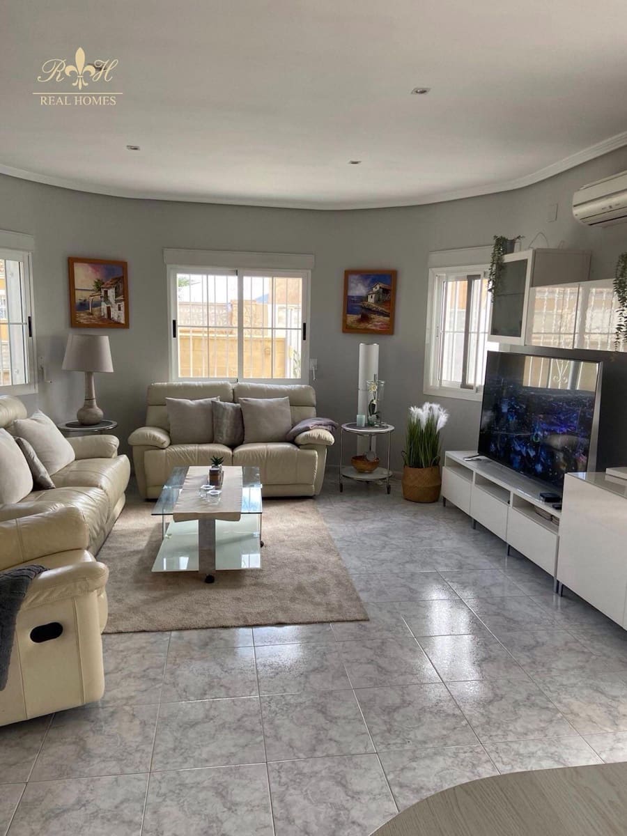 5 bedroom Townhouse for sale in Alfaz del Pi / L'Alfas del Pi with pool garage - € 595,000 (Ref: 9877223)