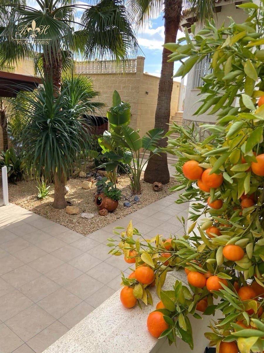 5 bedroom Townhouse for sale in Alfaz del Pi / L'Alfas del Pi with pool garage - € 595,000 (Ref: 9877223)