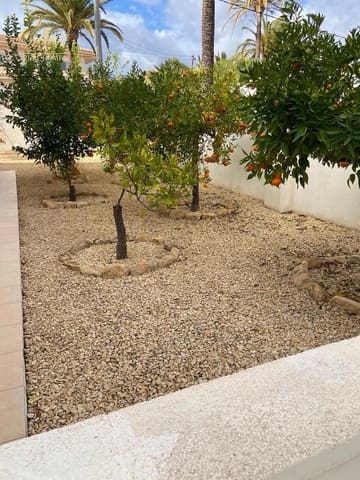 5 soveværelse Byhus til salg i Alfaz del Pi / L'Alfàs del Pi med swimmingpool garage - € 595.000 (Ref: 9877223)