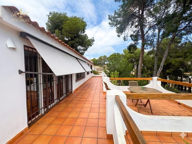3 quarto Moradia para venda em La Nucia com piscina - 795 000 € (Ref: 9882588)