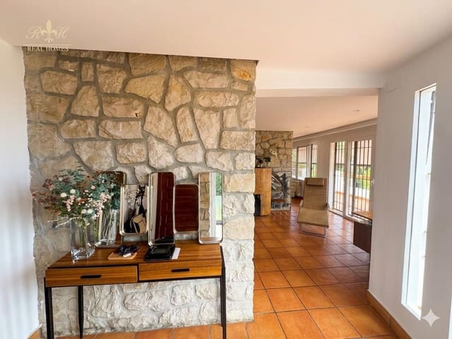 3 quarto Moradia para venda em La Nucia com piscina - 795 000 € (Ref: 9882588)