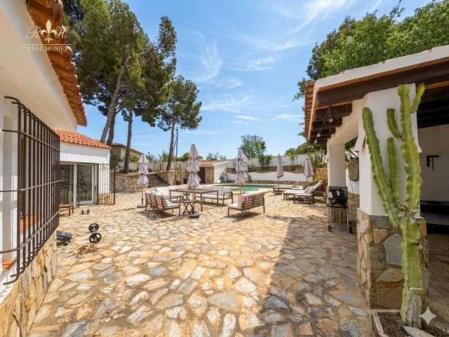 3 quarto Moradia para venda em La Nucia com piscina - 795 000 € (Ref: 9882588)