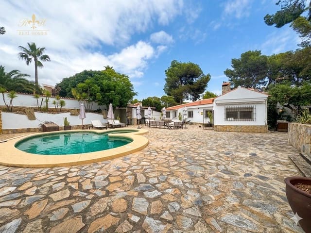 3 quarto Moradia para venda em La Nucia com piscina - 795 000 € (Ref: 9882588)