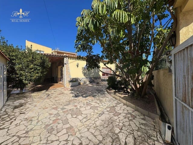4 makuuhuone Huvila myytävänä paikassa Albir, Alfaz del Pi / L'Alfàs del Pi mukana uima-altaan - 635 000 € (Ref: 9909040)