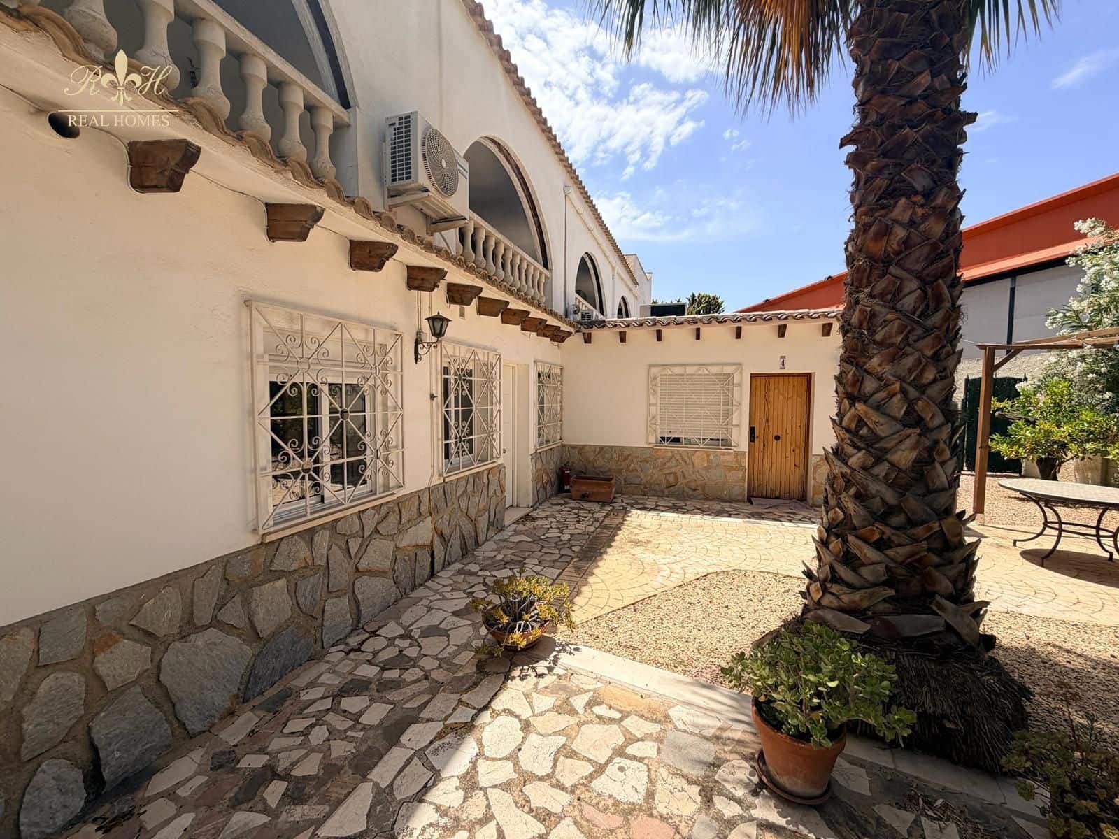 1 quarto Apartamento para arrendar em Albir - 850 € (Ref: 9914564)