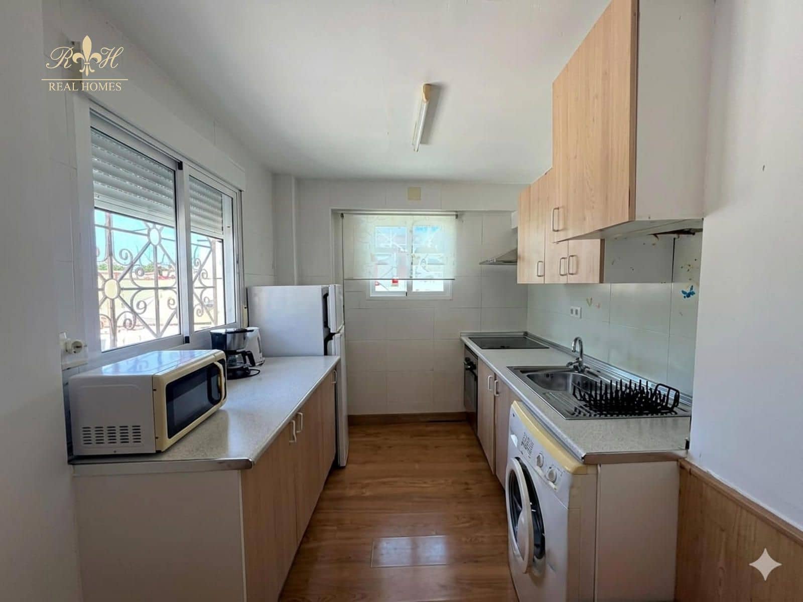 1 quarto Apartamento para arrendar em Albir - 850 € (Ref: 9914564)