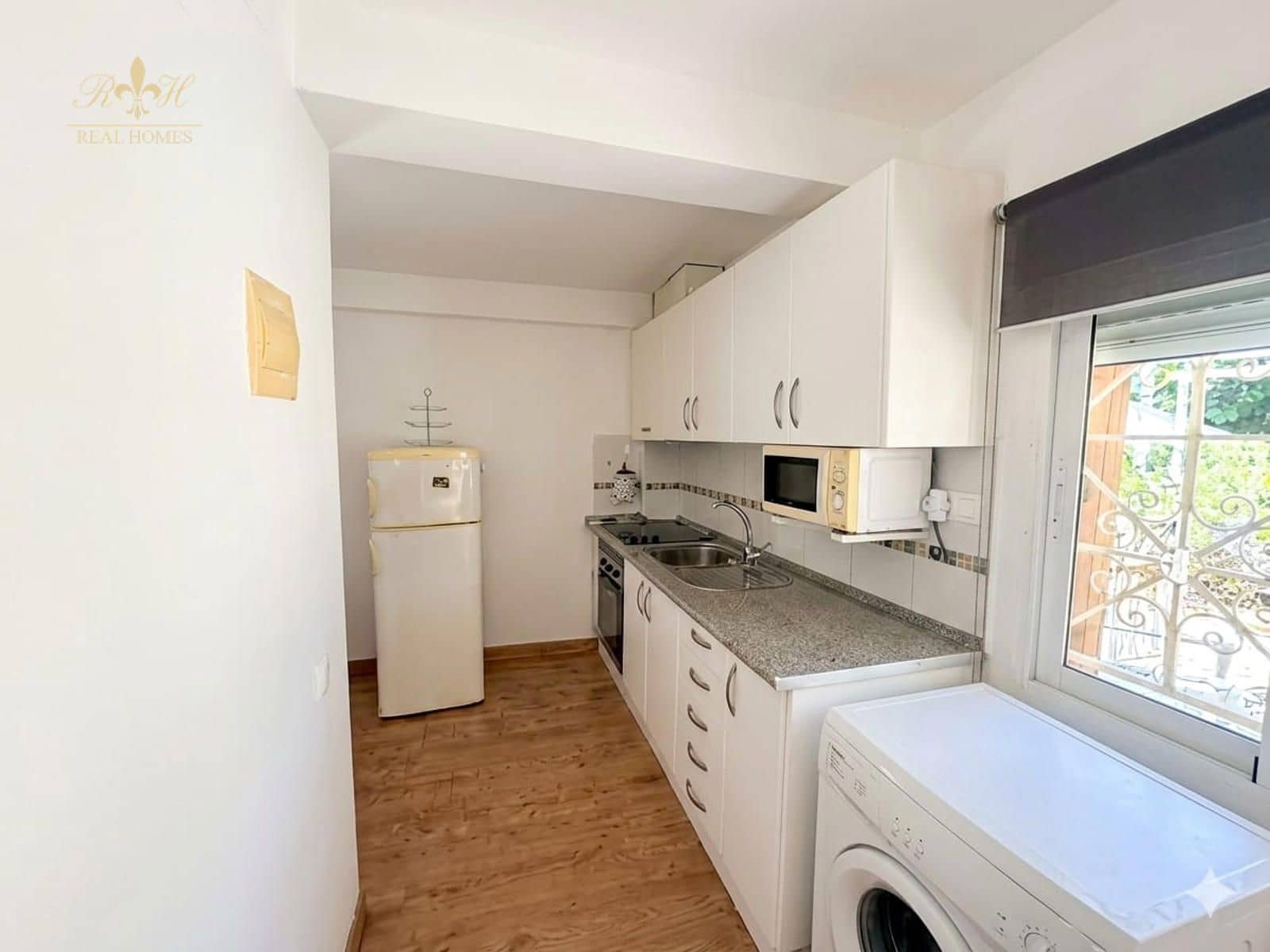 1 quarto Apartamento para arrendar em Albir - 850 € (Ref: 9914564)