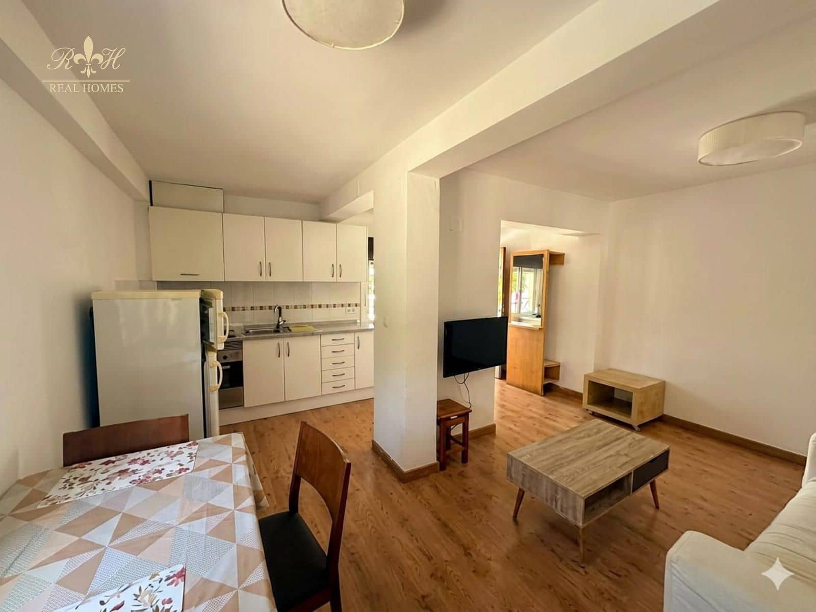 1 quarto Apartamento para arrendar em Albir - 850 € (Ref: 9914564)