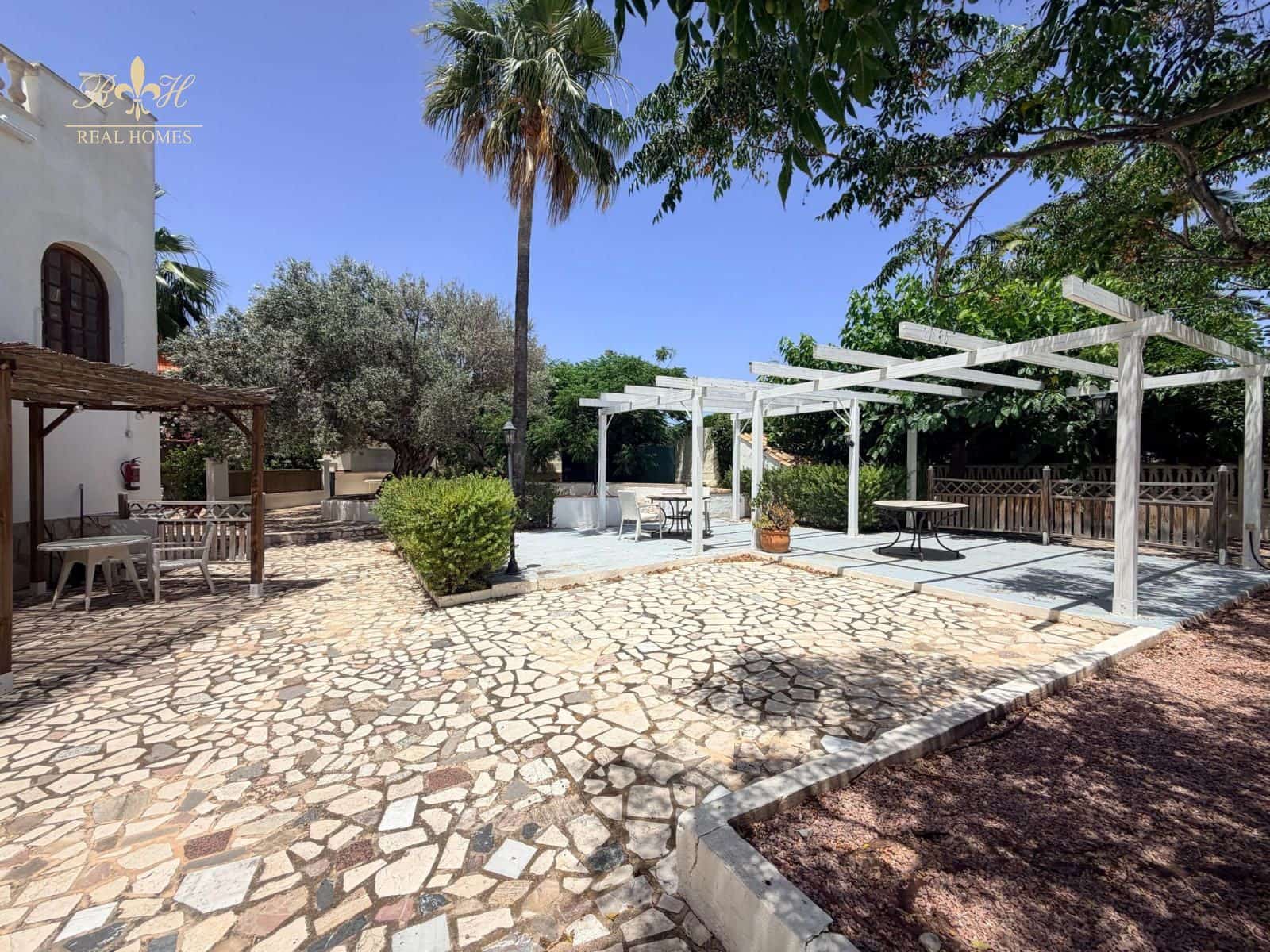 1 quarto Apartamento para arrendar em Albir - 850 € (Ref: 9914564)