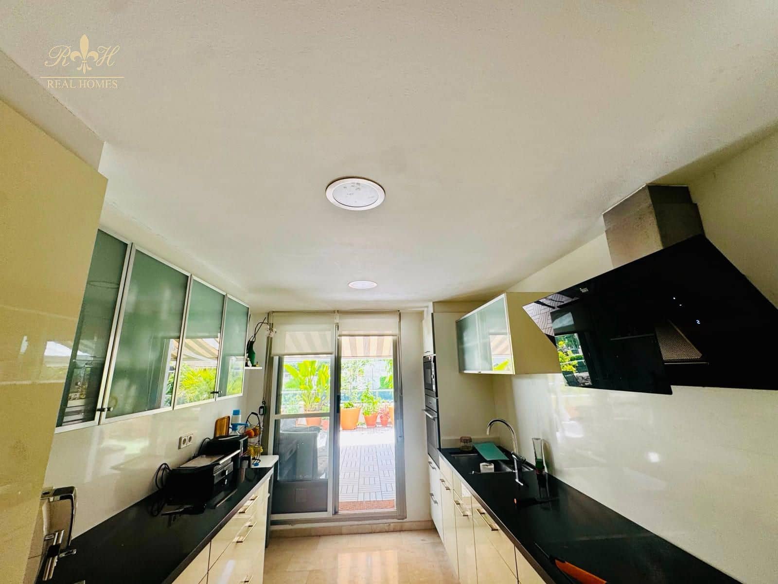 2 slaapkamer Flat te koop in Albir met zwembad garage - € 535.000 (Ref: 9914921)