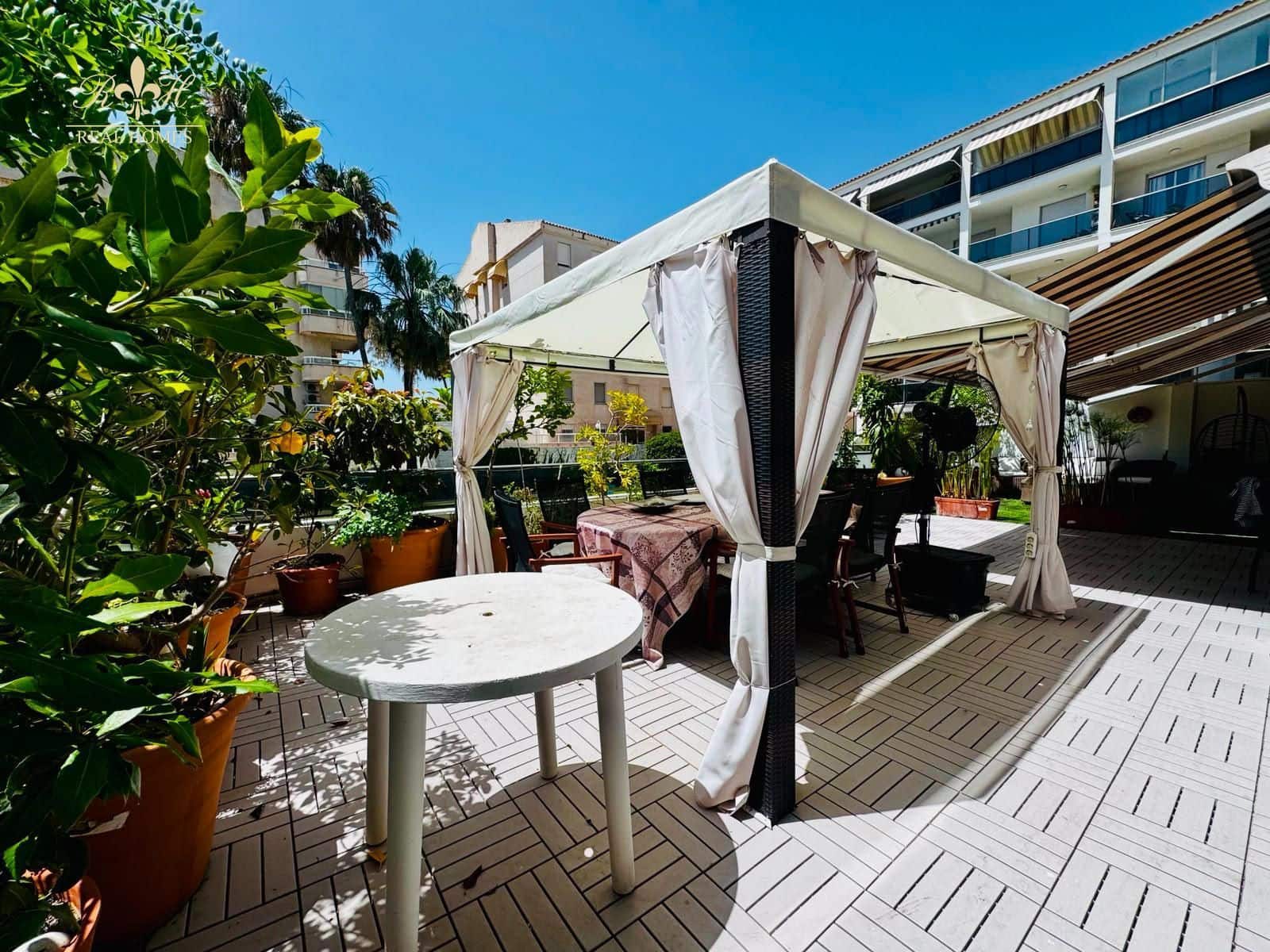 2 slaapkamer Flat te koop in Albir met zwembad garage - € 535.000 (Ref: 9914921)