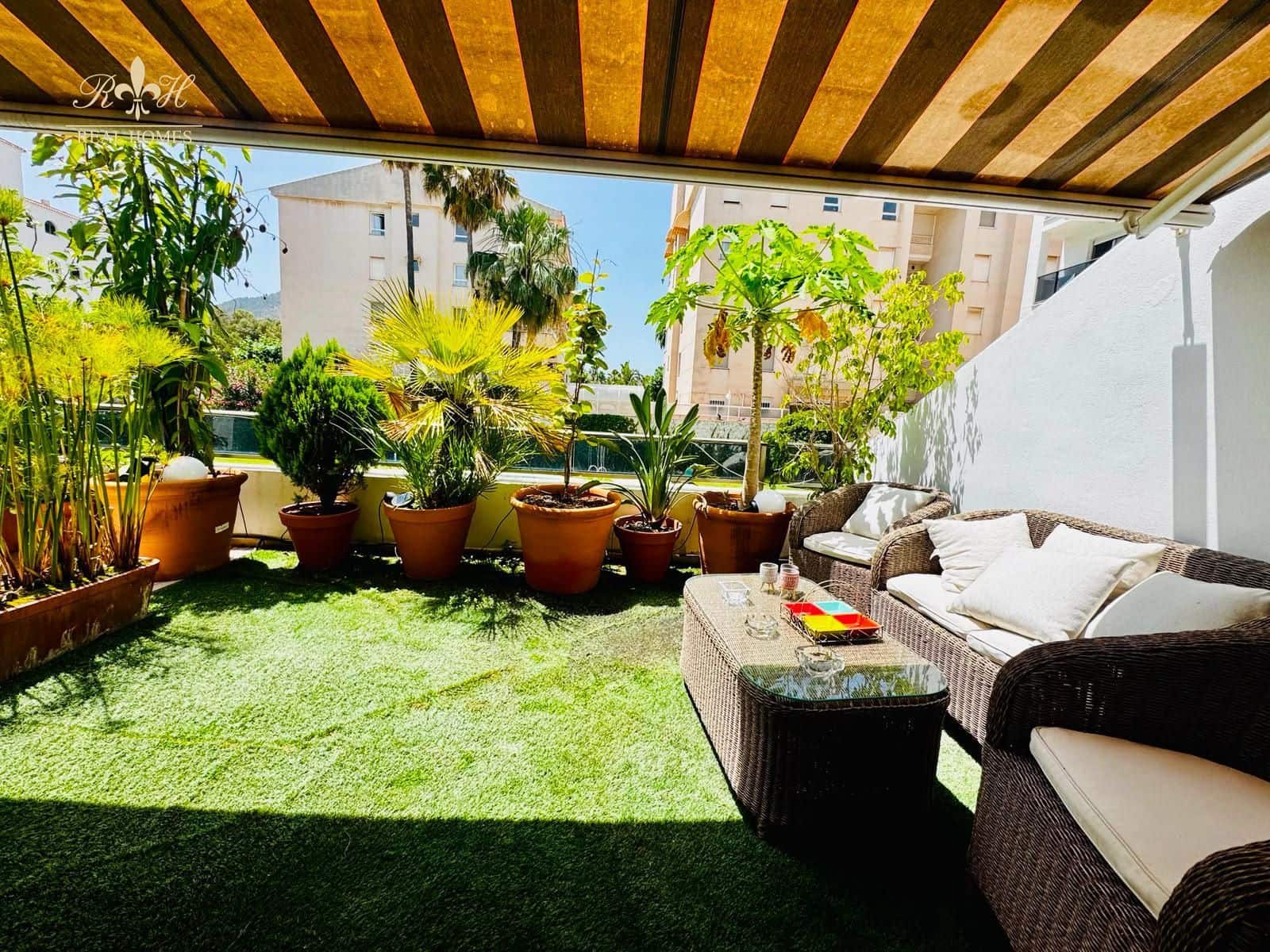 2 slaapkamer Flat te koop in Albir met zwembad garage - € 535.000 (Ref: 9914921)