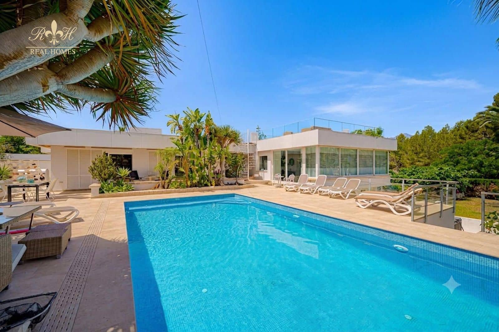 7 bedroom Villa for sale in Albir with pool garage - € 3,500,000 (Ref: 9927819)