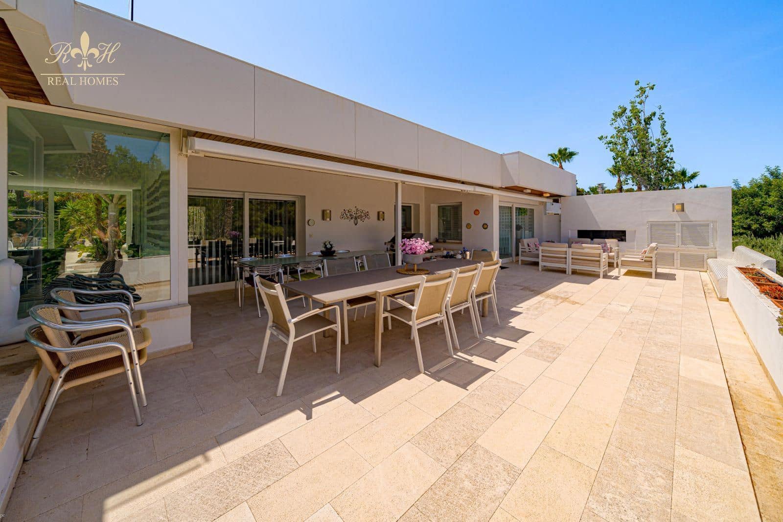 7 bedroom Villa for sale in Albir with pool garage - € 3,500,000 (Ref: 9927819)