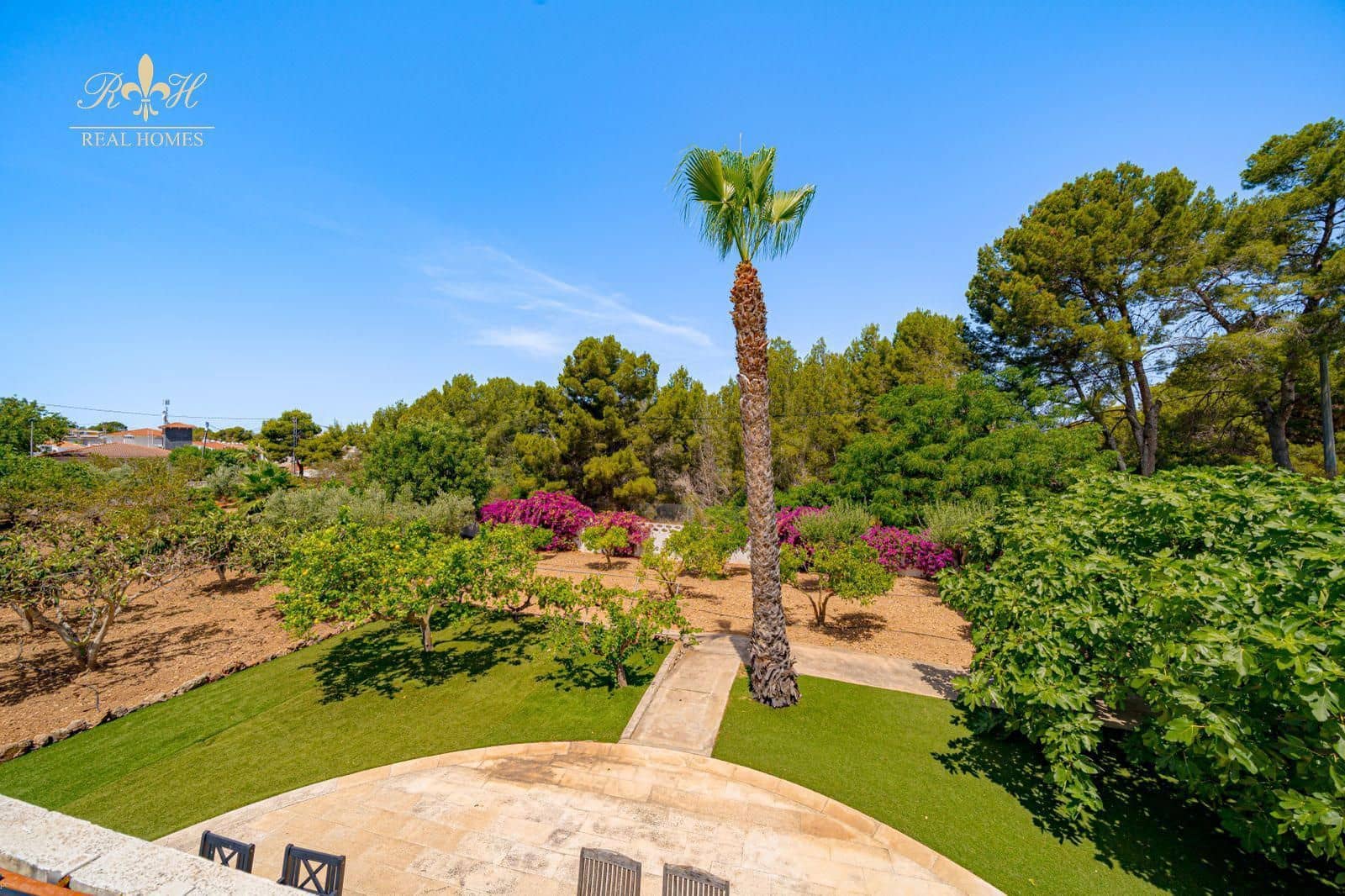 7 bedroom Villa for sale in Albir with pool garage - € 3,500,000 (Ref: 9927819)