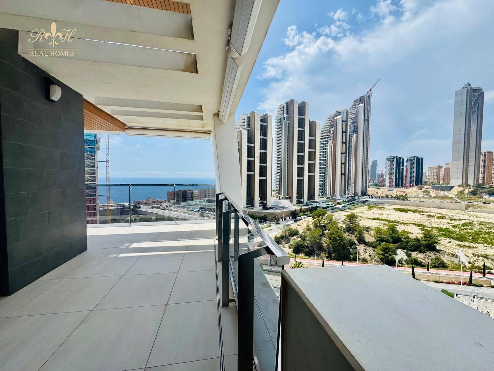 3 camera da letto Appartamento in vendita in Benidorm con piscina garage - 750.000 € (Rif: 9932342)