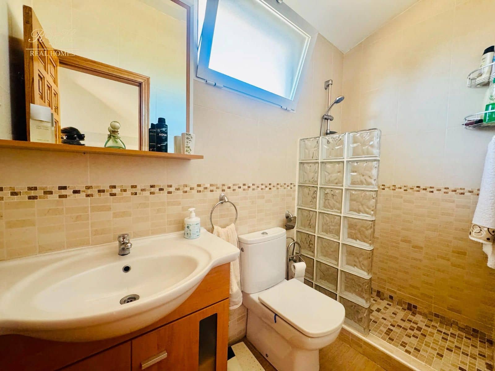 3 Zimmer Haus zu verkaufen in La Nucia mit Pool - 298.000 € (Ref: 9935285)