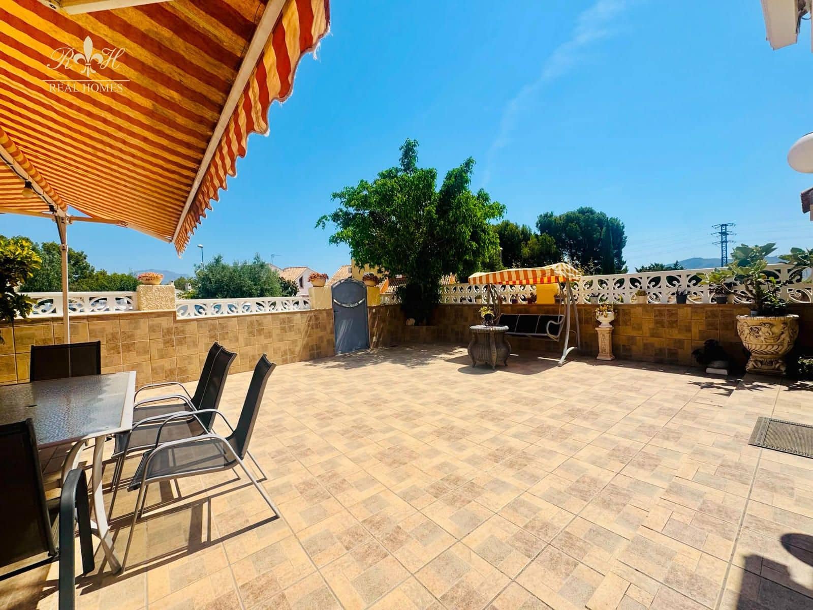 3 Zimmer Haus zu verkaufen in La Nucia mit Pool - 298.000 € (Ref: 9935285)