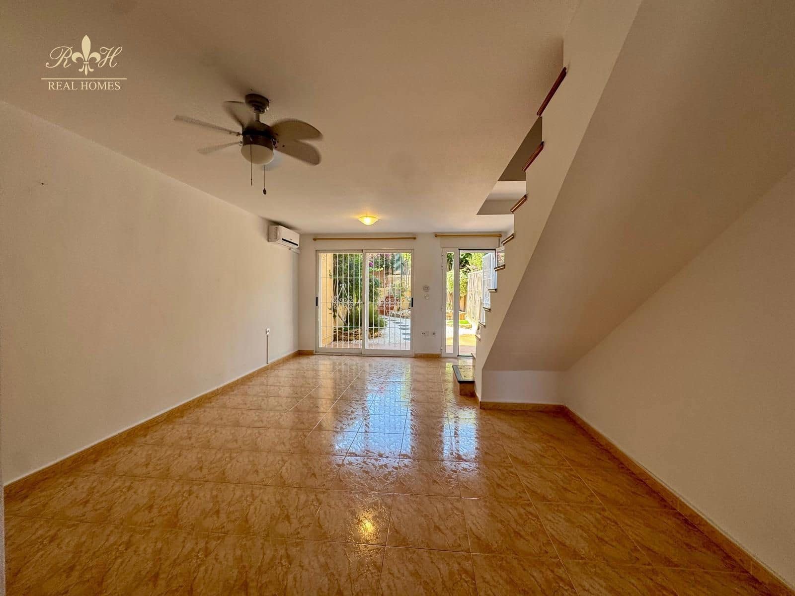 Piso de 2 habitaciones en Albir en venta con piscina garaje - 355.000 € (Ref: 9936830)
