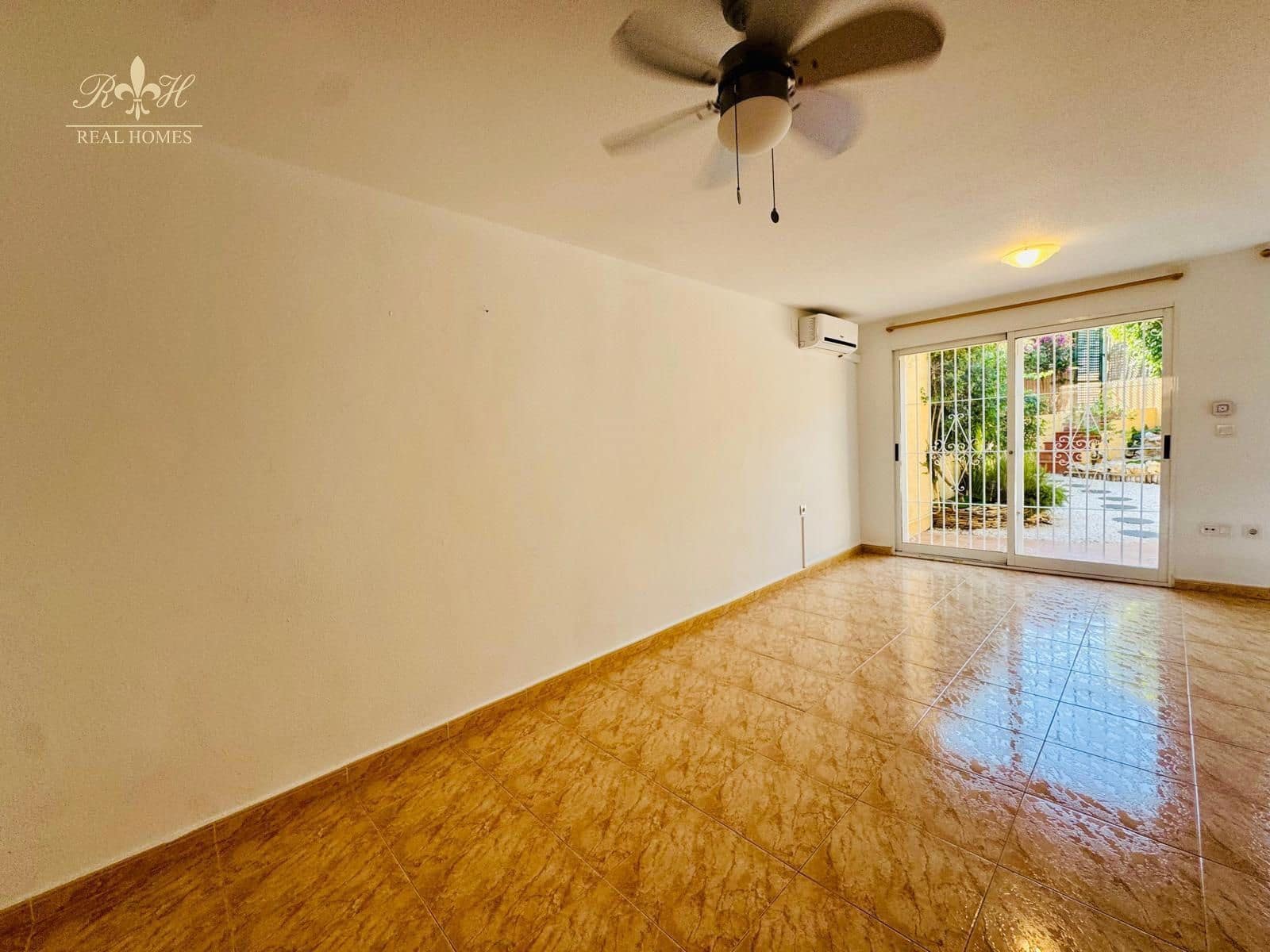 Piso de 2 habitaciones en Albir en venta con piscina garaje - 355.000 € (Ref: 9936830)