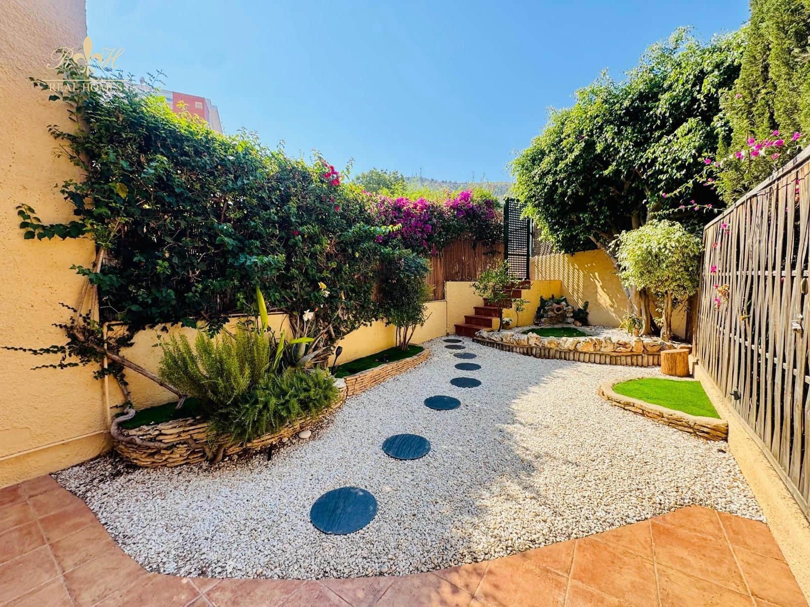 Piso de 2 habitaciones en Albir en venta con piscina garaje - 355.000 € (Ref: 9936830)