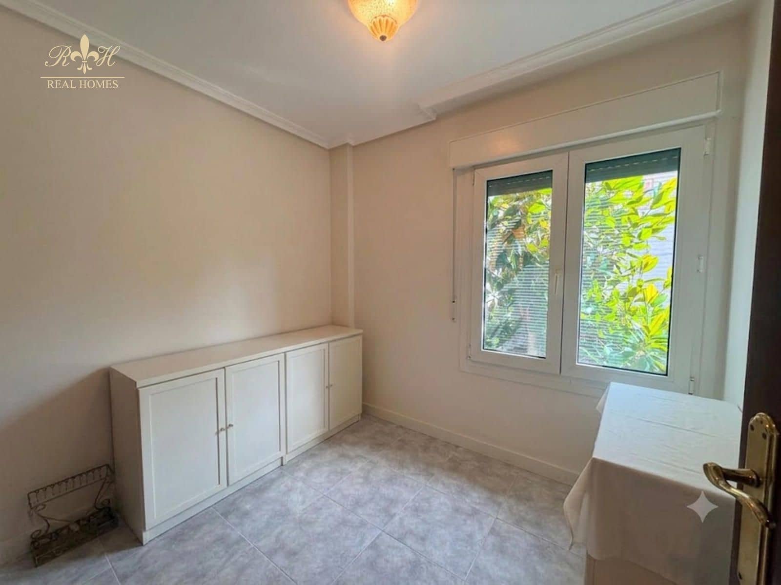 5 soveværelse Byhus til salg i Albir med swimmingpool garage - € 445.000 (Ref: 9937307)