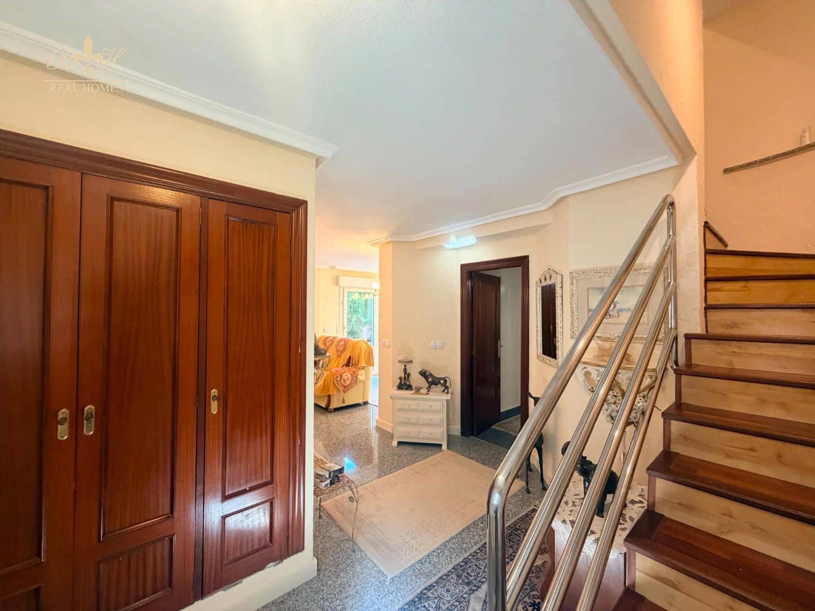 5 soveværelse Byhus til salg i Albir med swimmingpool garage - € 445.000 (Ref: 9937307)
