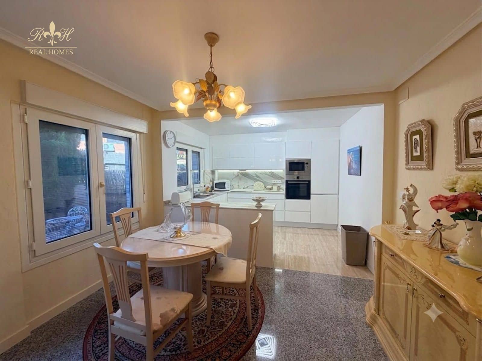 5 soveværelse Byhus til salg i Albir med swimmingpool garage - € 445.000 (Ref: 9937307)
