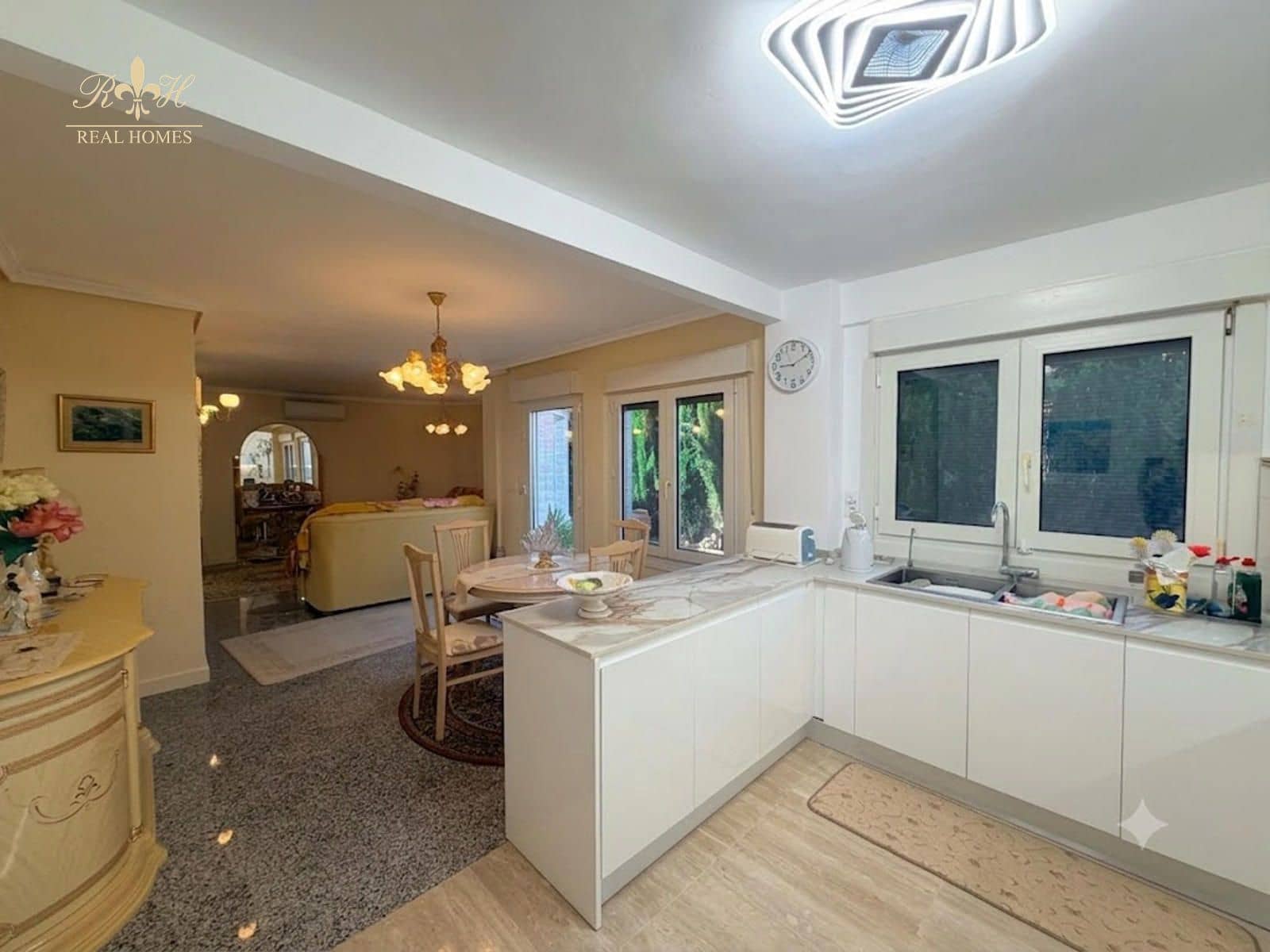 5 soveværelse Byhus til salg i Albir med swimmingpool garage - € 445.000 (Ref: 9937307)