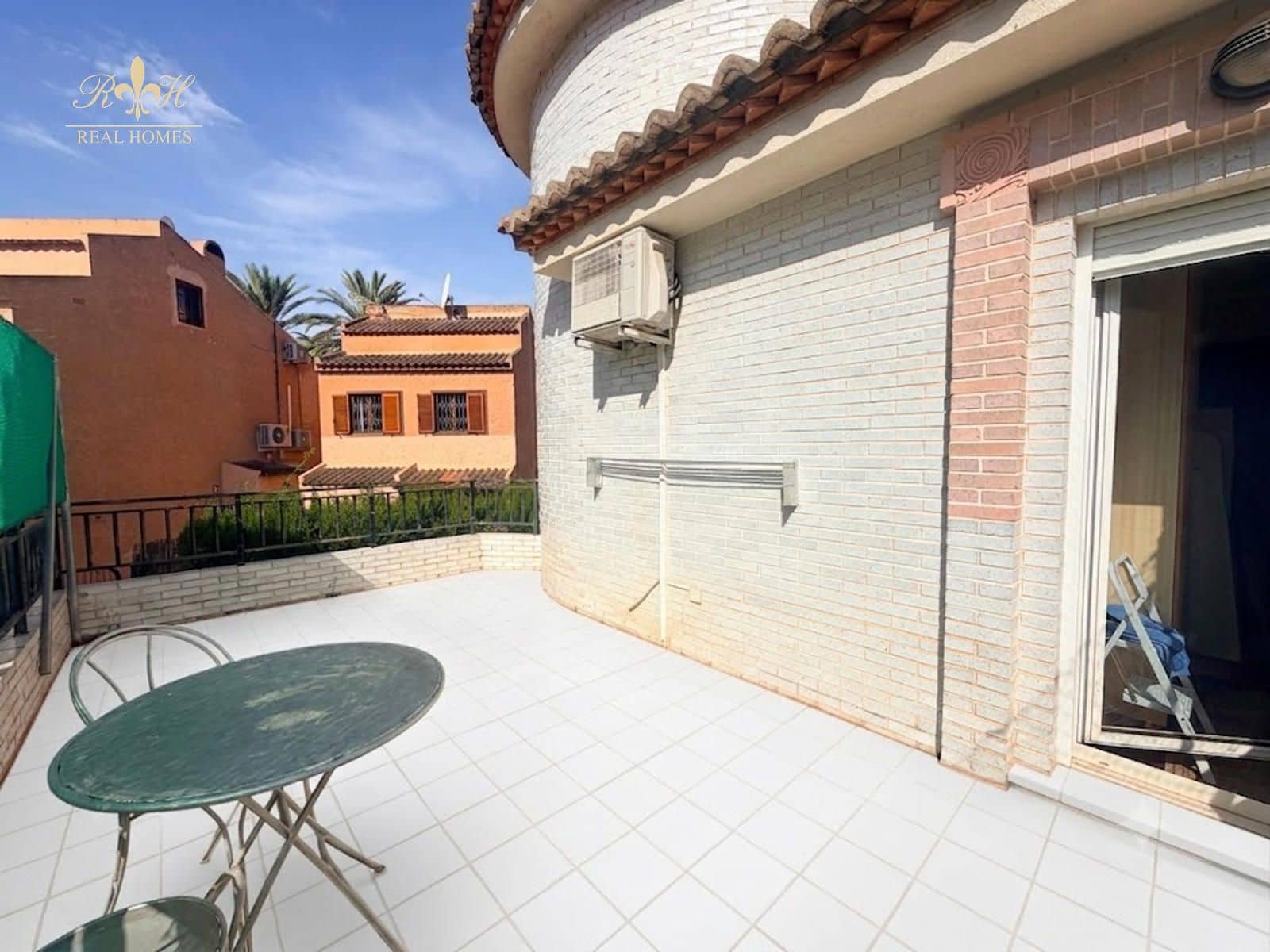 5 soveværelse Byhus til salg i Albir med swimmingpool garage - € 445.000 (Ref: 9937307)