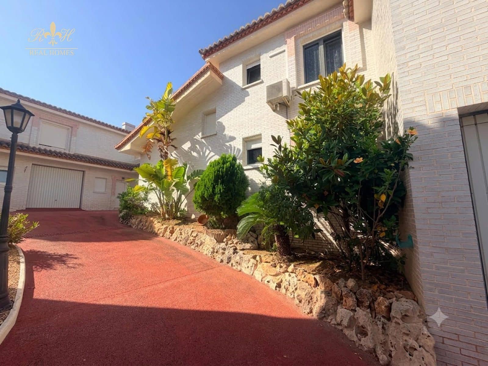 5 soveværelse Byhus til salg i Albir med swimmingpool garage - € 445.000 (Ref: 9937307)